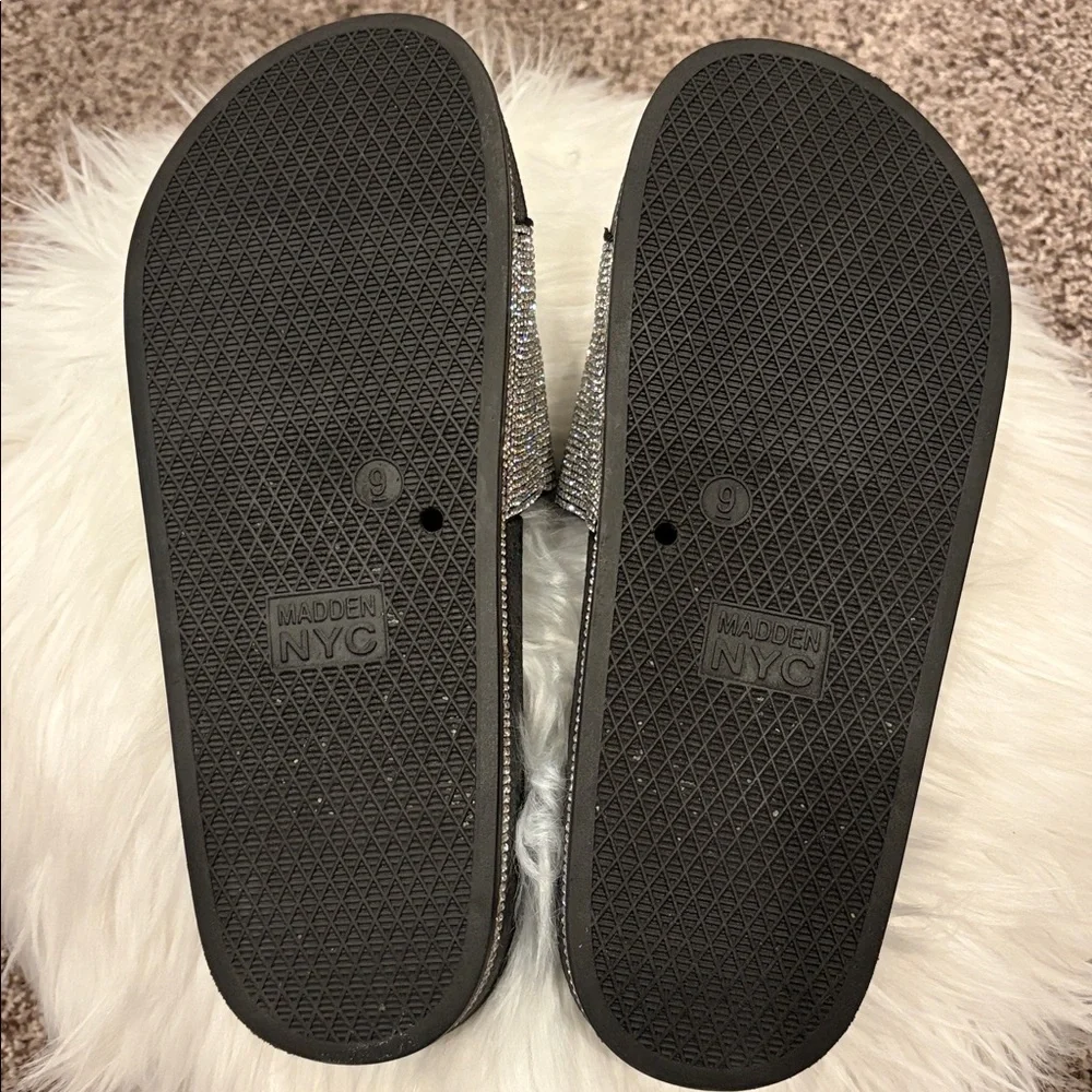 Bling Madden NYC Black and White Slide Sandals Size 9 - Picture 4 of 10